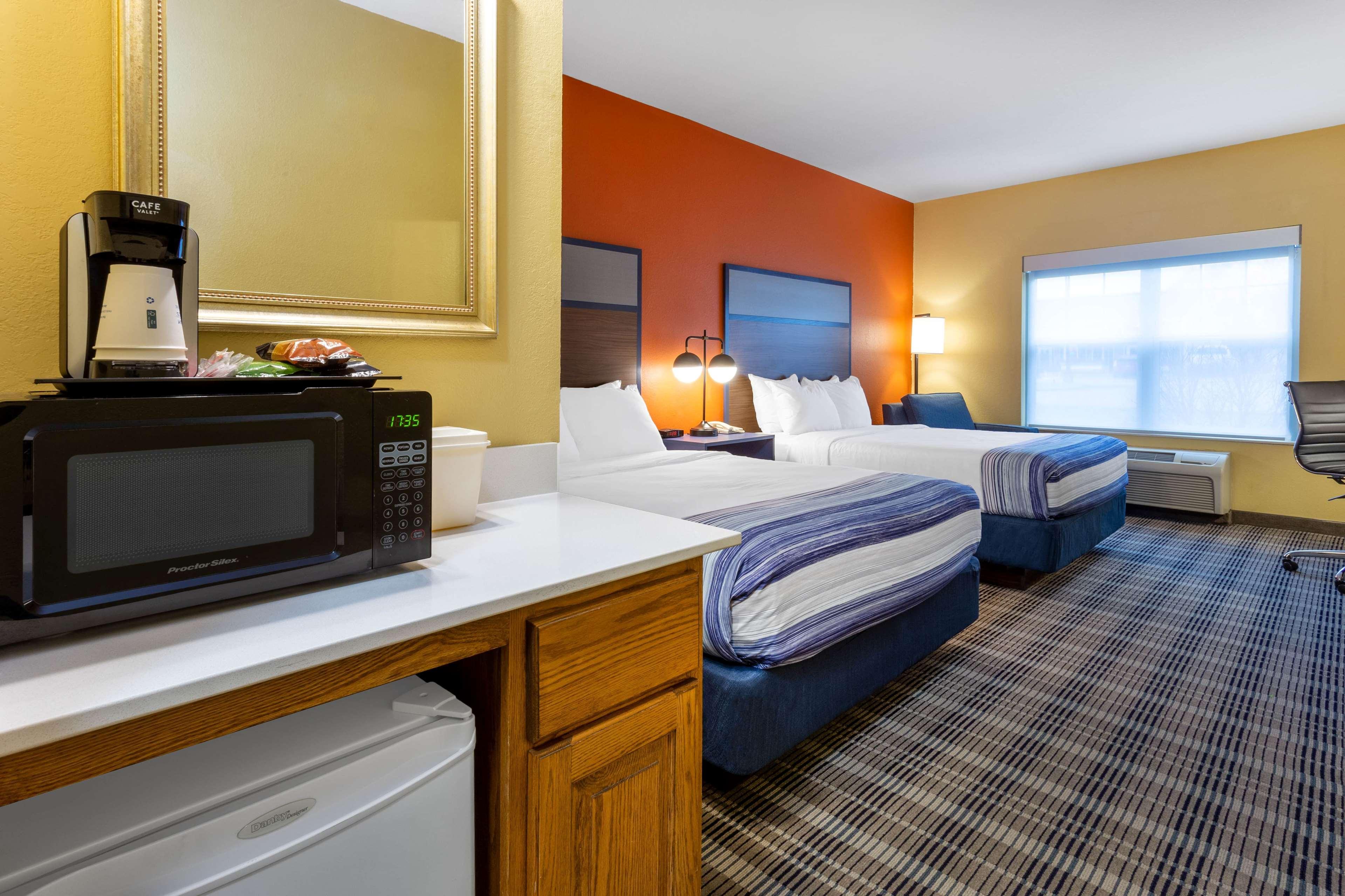 Americinn By Wyndham Fulton Clinton Εξωτερικό φωτογραφία
