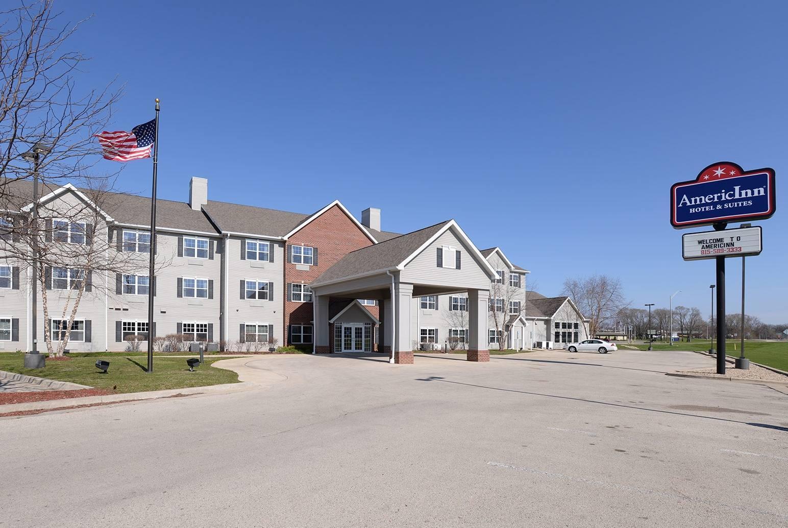 Americinn By Wyndham Fulton Clinton Εξωτερικό φωτογραφία