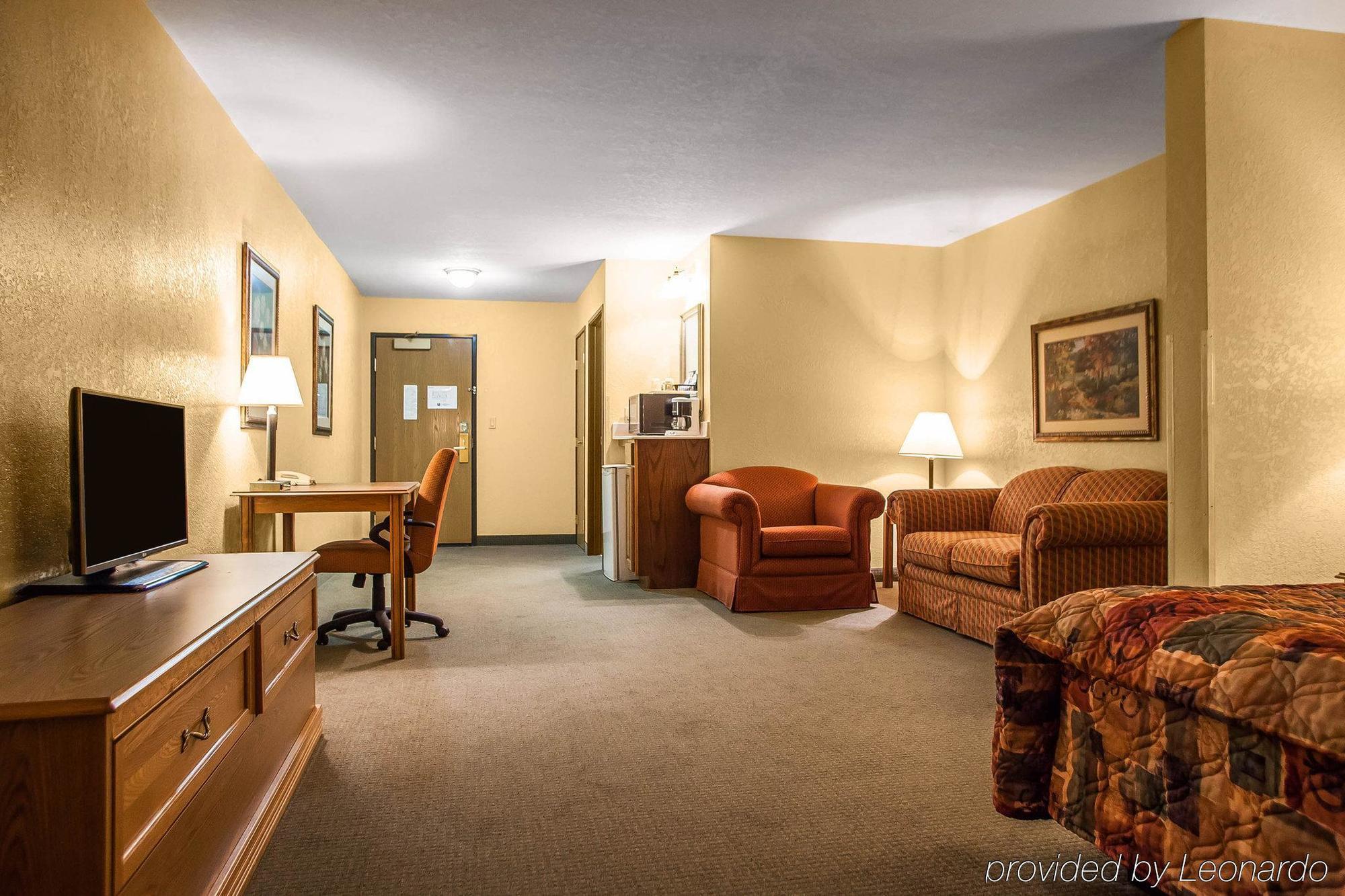 Americinn By Wyndham Fulton Clinton Εξωτερικό φωτογραφία