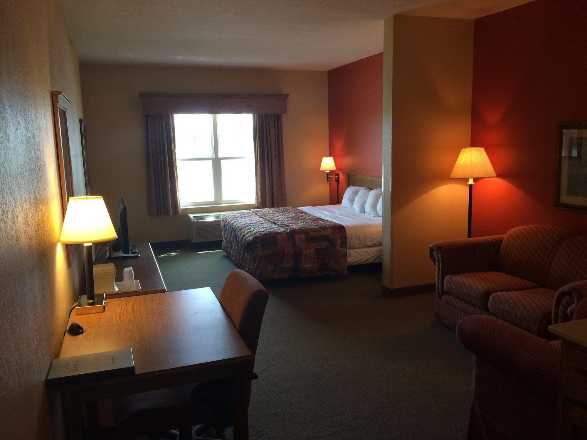 Americinn By Wyndham Fulton Clinton Εξωτερικό φωτογραφία