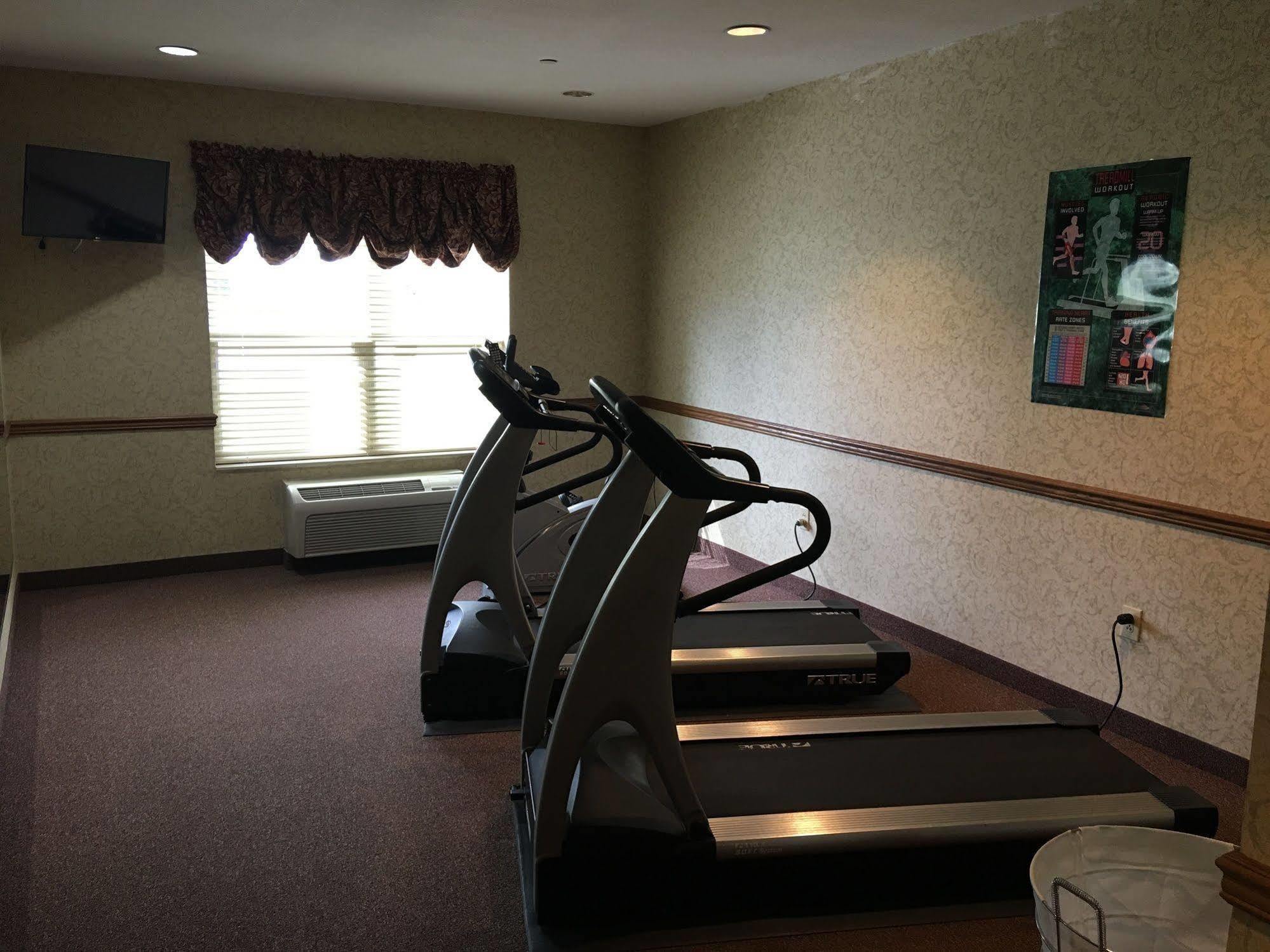 Americinn By Wyndham Fulton Clinton Εξωτερικό φωτογραφία